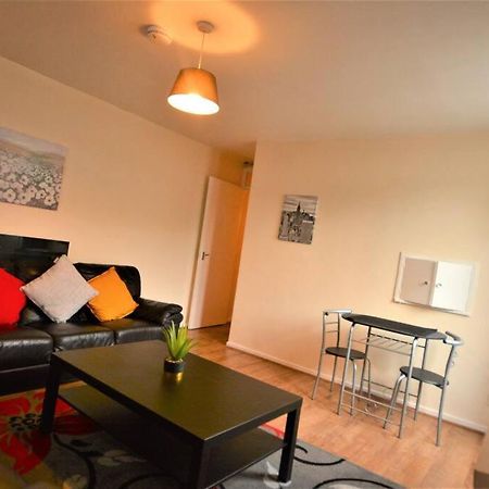 Spacious 2Bedroom Condo With Patio By Excel Centre London Bagian luar foto