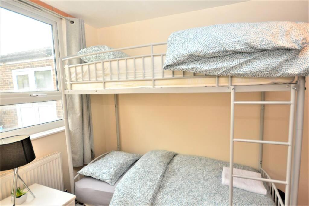 Spacious 2Bedroom Condo With Patio By Excel Centre London Bagian luar foto