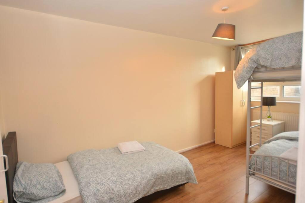 Spacious 2Bedroom Condo With Patio By Excel Centre London Bagian luar foto